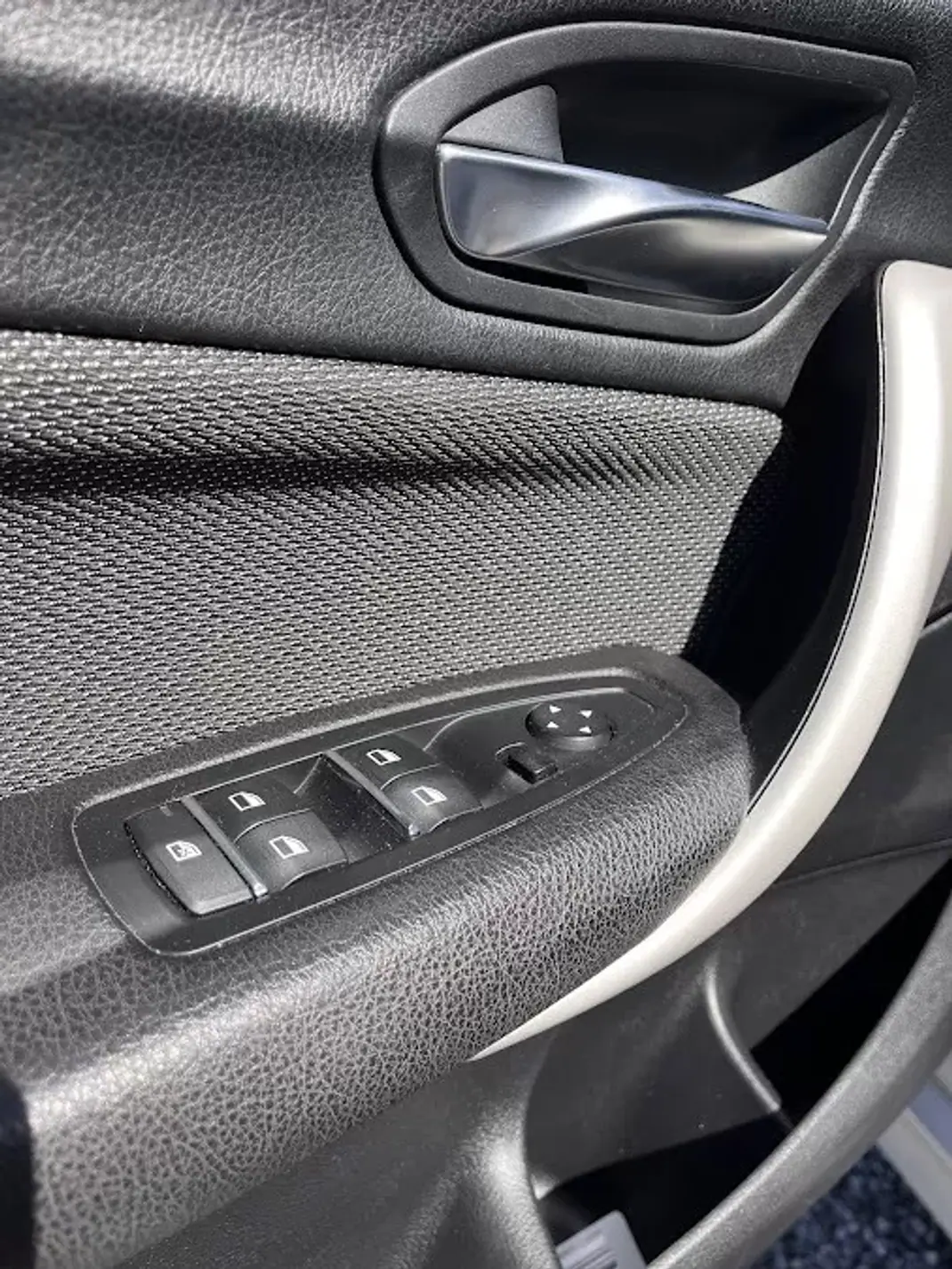 BMW 116 2018 - 16000 EUR, 194000 km - AUTO.MOTO.pt - 194000km - foto 9 de 13