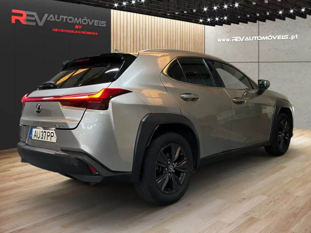 Lexus UX 250h 2021 - 22450 EUR, 142000 km - AUTO.MOTO.pt - 142000km - foto 3 de 20