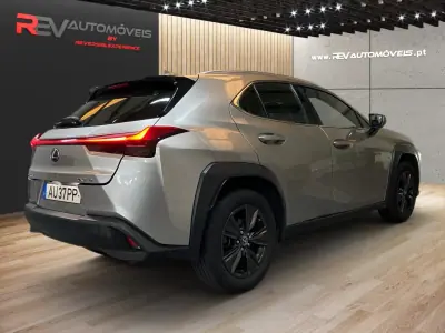 Lexus UX 250h 2021 - 22450 EUR, 142000 km - AUTO.MOTO.pt - 142000km - foto 3 de 20