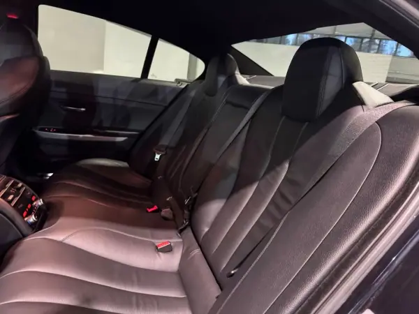 BMW 640 Gran Coupé 2019 - 45900 EUR, 117759 km - AUTO.MOTO.pt - 117759km - foto 26 de 48