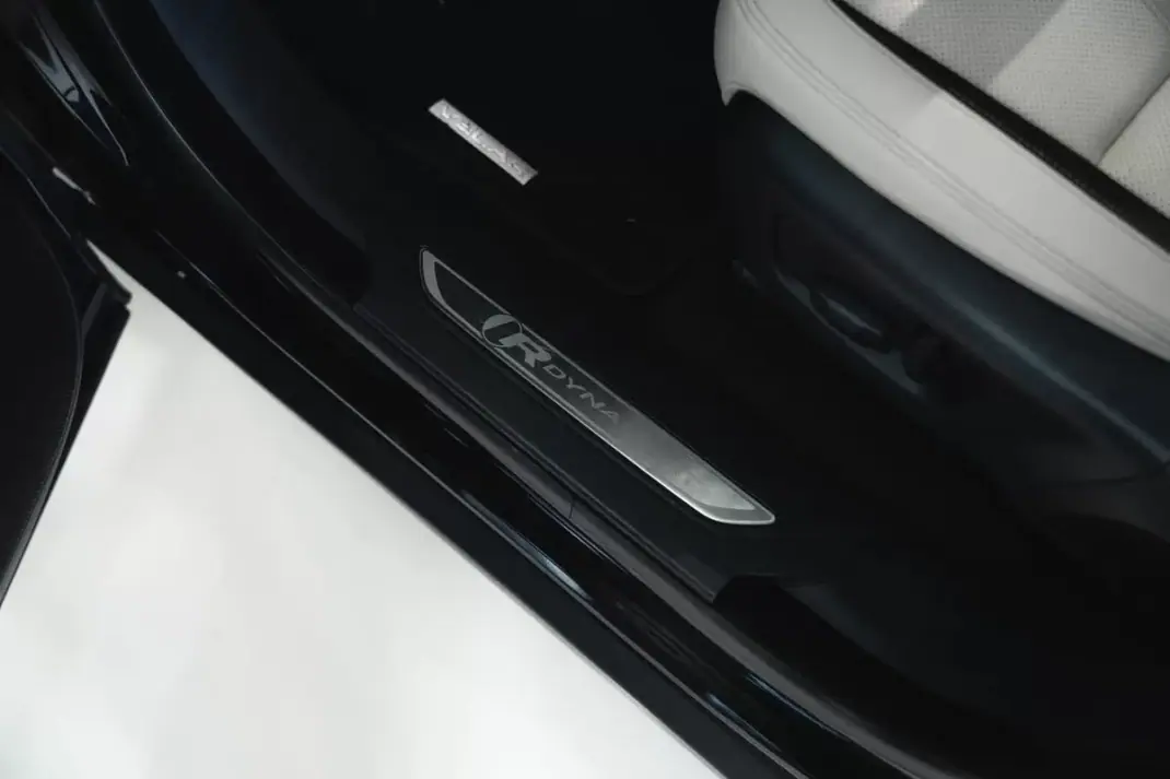 Land Rover Velar 2018 - 42950 EUR, 126000 km - 126000km - foto 23 de 50