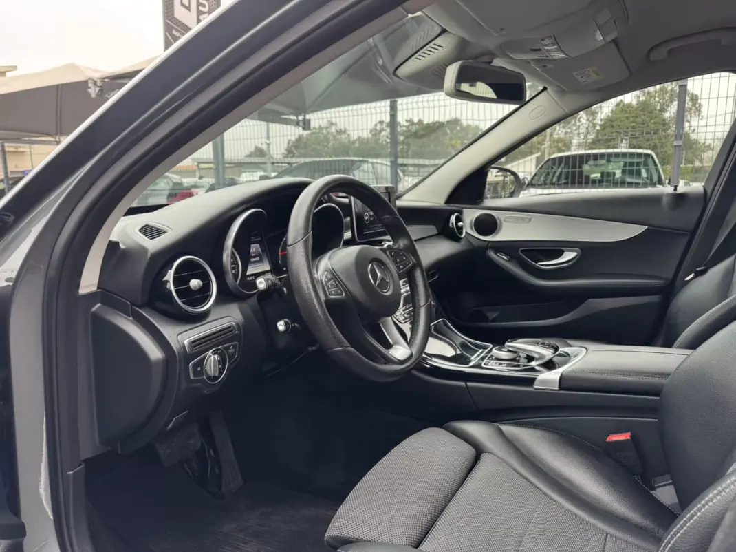 Mercedes-Benz C 200 2016 - 18990 EUR, 156000 km - AUTO.MOTO.pt - 156000km - foto 13 de 28