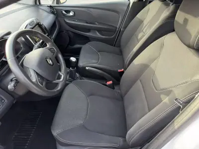 Renault Clio Sport Tourer 2019 - 8900 EUR, 169500 km - AUTO.MOTO.pt - 169500km - foto 7 de 14