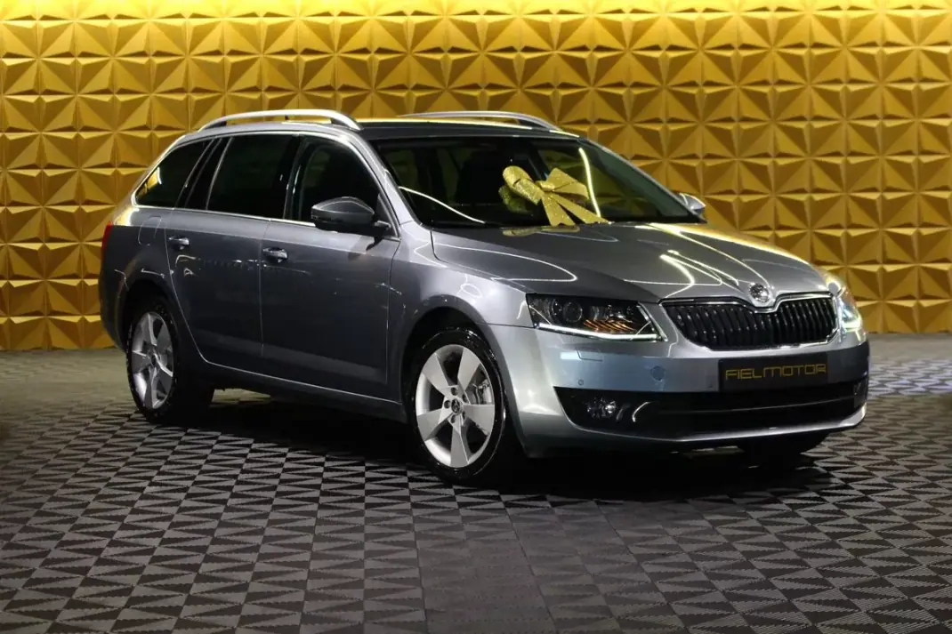 Skoda Octavia 2013 - 12740 EUR, 137350 km - 137350km - foto 22 de 26