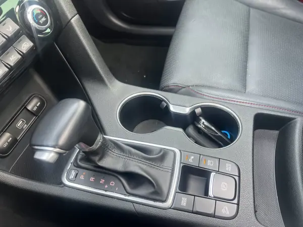 Kia Sportage 2019 - 22500 EUR, 70500 km - AUTO.MOTO.pt - 70500km - foto 18 de 18