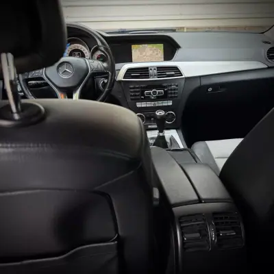 Mercedes-Benz C 180 2011 - 8900 EUR, 350000 km - AUTO.MOTO.pt - 350000km - foto 23 de 28