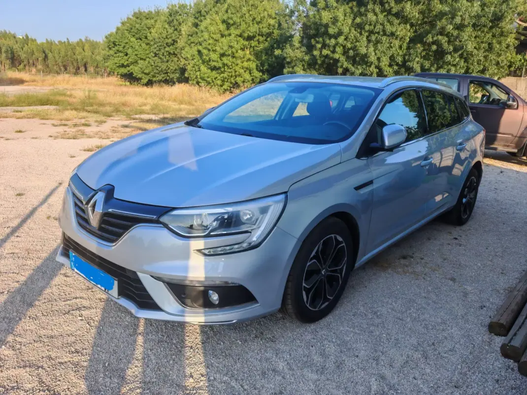 Renault Mégane Sport Tourer 2020 - 13750 EUR, 134000 km - 134000km - foto 3 de 21