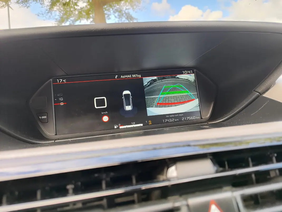 Citroën C4 Grand Picasso 2018 - 10890 EUR, 217500 km - AUTO.MOTO.pt - 217500km - foto 6 de 22