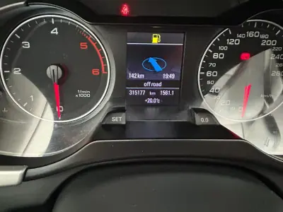 Audi A4 Avant 2011 - 10950 EUR, 315177 km - AUTO.MOTO.pt - 315177km - foto 10 de 21