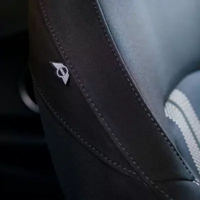 MINI Cooper 2015 - 19999 EUR, 172000 km - AUTO.MOTO.pt - 172000km - foto 11 de 24