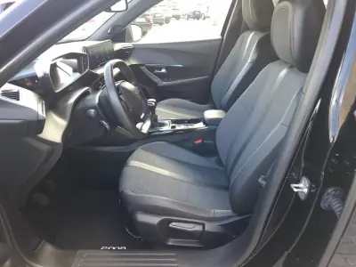 Peugeot 2008 2023 - 17490 EUR, 52424 km - 52424km - foto 8 de 19
