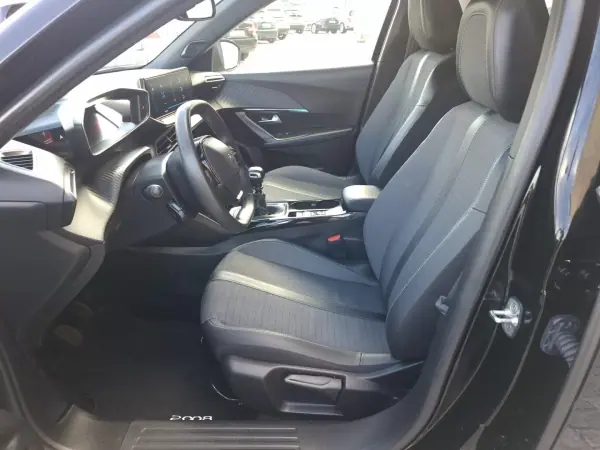 Peugeot 2008 2023 - 17490 EUR, 52424 km - 52424km - foto 8 de 19