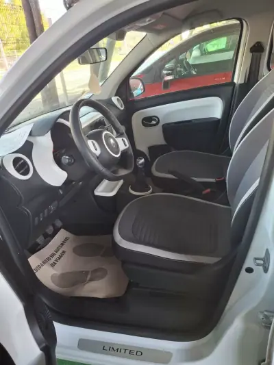 Renault Twingo 2018 - 10950 EUR, 60000 km - AUTO.MOTO.pt - 60000km - foto 9 de 12