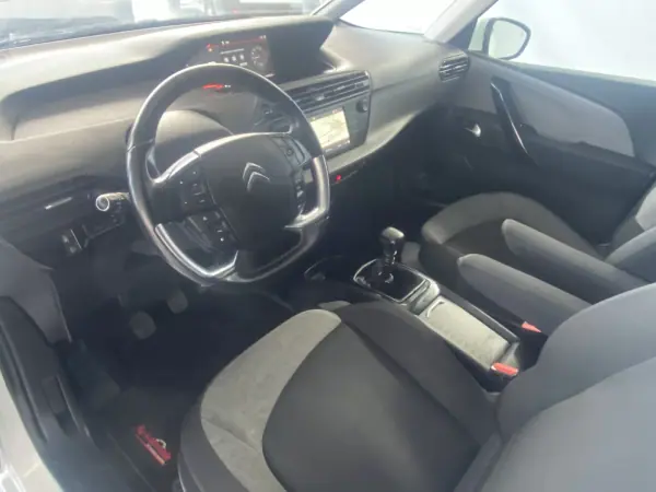 Citroën C4 Spacetourer 2019 - 12500 EUR, 142650 km - AUTO.MOTO.pt - 142650km - foto 8 de 16