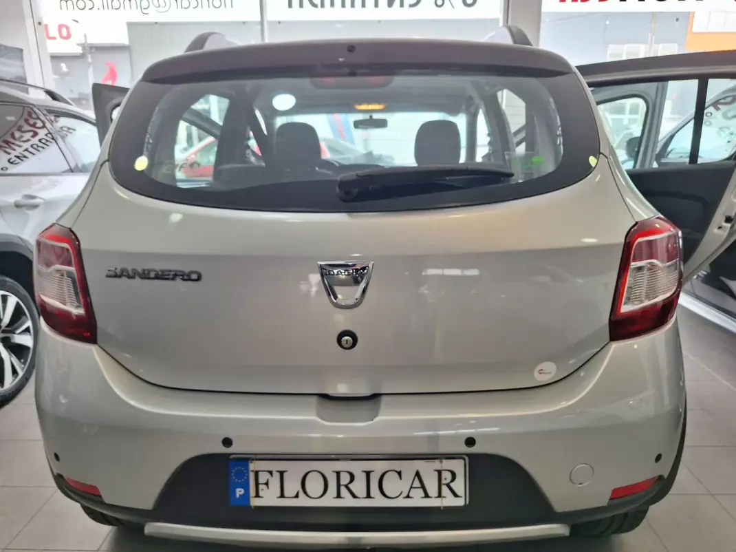 Dacia Sandero 2014 - 8490 EUR, 57546 km - AUTO.MOTO.pt - 57546km - foto 7 de 15