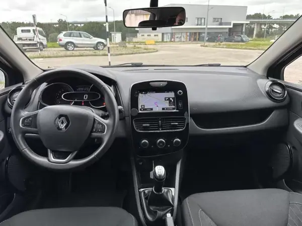 Renault Clio 2019 - 11490 EUR, 113000 km - AUTO.MOTO.pt - 113000km - foto 9 de 19