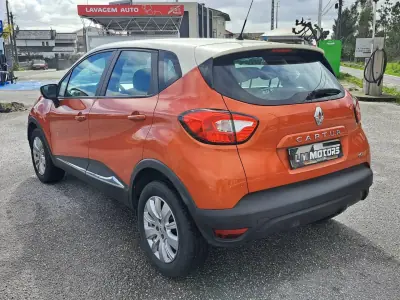 Renault Captur 2016 - 11450 EUR, 165268 km - AUTO.MOTO.pt - 165268km - foto 9 de 41