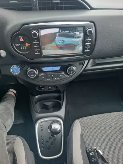 Toyota Yaris 2019 - 18750 EUR, 53000 km - AUTO.MOTO.pt - 53000km - foto 13 de 16