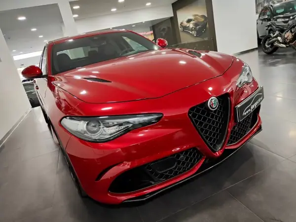 Alfa Romeo Giulia 2018 - 62500 EUR, 53000 km - AUTO.MOTO.pt - 53000km - foto 12 de 60