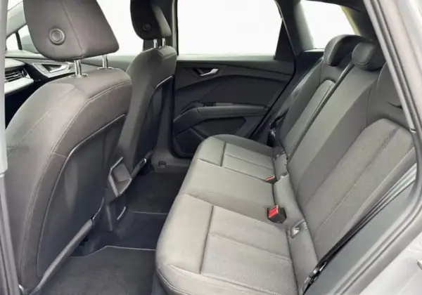 Audi Q4 e-tron 2021 - 24500 EUR, 42000 km - AUTO.MOTO.pt - 42000km - foto 12 de 13