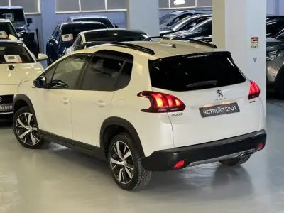 Peugeot 2008 2016 - 9990 EUR, 90000 km - AUTO.MOTO.pt - 90000km - foto 16 de 49