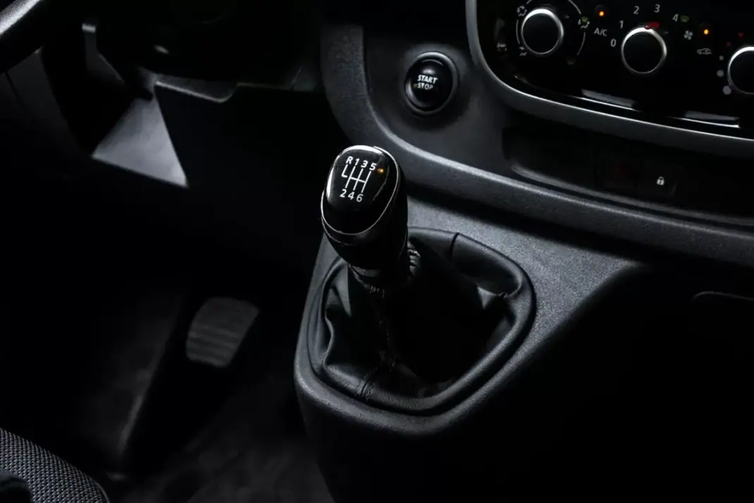 Renault Trafic 2020 - 28990 EUR, 126359 km - AUTO.MOTO.pt - 126359km - foto 32 de 41