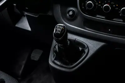 Renault Trafic 2020 - 28990 EUR, 126359 km - AUTO.MOTO.pt - 126359km - foto 32 de 41