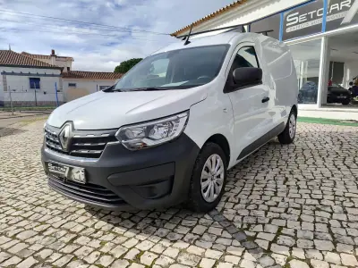 Renault EXPRESS 1.5 Blue dCi 2LUG 2022 - 15867 EUR, 72000 km - AUTO.MOTO.pt - 72000km - foto 3 de 15