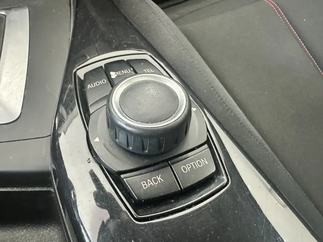 BMW 118 2012 - 13990 EUR, 208845 km - 208845km - foto 20 de 31