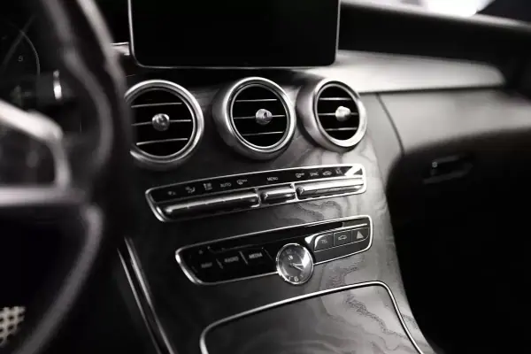 Mercedes-Benz C 220 2016 - 26900 EUR, 178412 km - AUTO.MOTO.pt - 178412km - foto 11 de 22