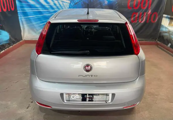 Fiat Punto 2015 - 6250 EUR, 198000 km - AUTO.MOTO.pt - 198000km - foto 12 de 31