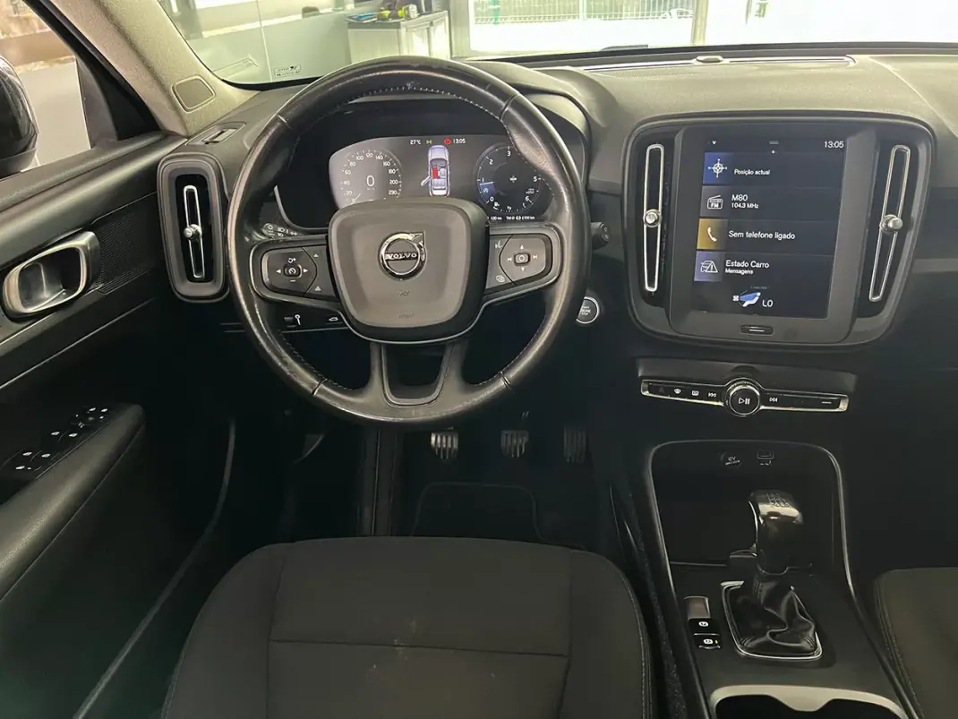 Volvo XC 40 2020 - 23800 EUR, 119887 km - 119887km - foto 9 de 25