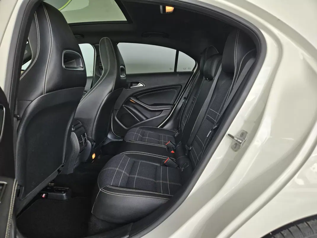 Mercedes-Benz A 180 2017 - 16250 EUR, 160000 km - 160000km - foto 6 de 9