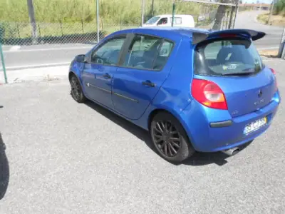 Renault Clio 2006 - 4750 EUR, 265045 km - AUTO.MOTO.pt - 265045km - foto 4 de 12