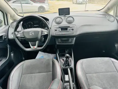 SEAT Ibiza 2015 - 15000 EUR, 159000 km - AUTO.MOTO.pt - 159000km - foto 10 de 20