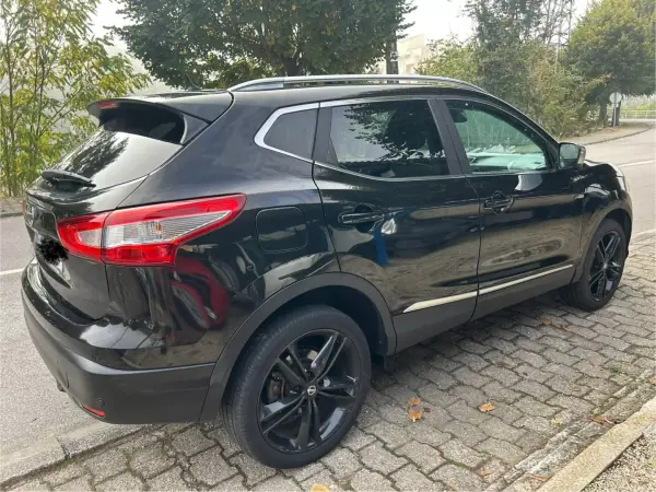 Nissan Qashqai 2015 - 18500 EUR, 152000 km - AUTO.MOTO.pt - 152000km - foto 5 de 12