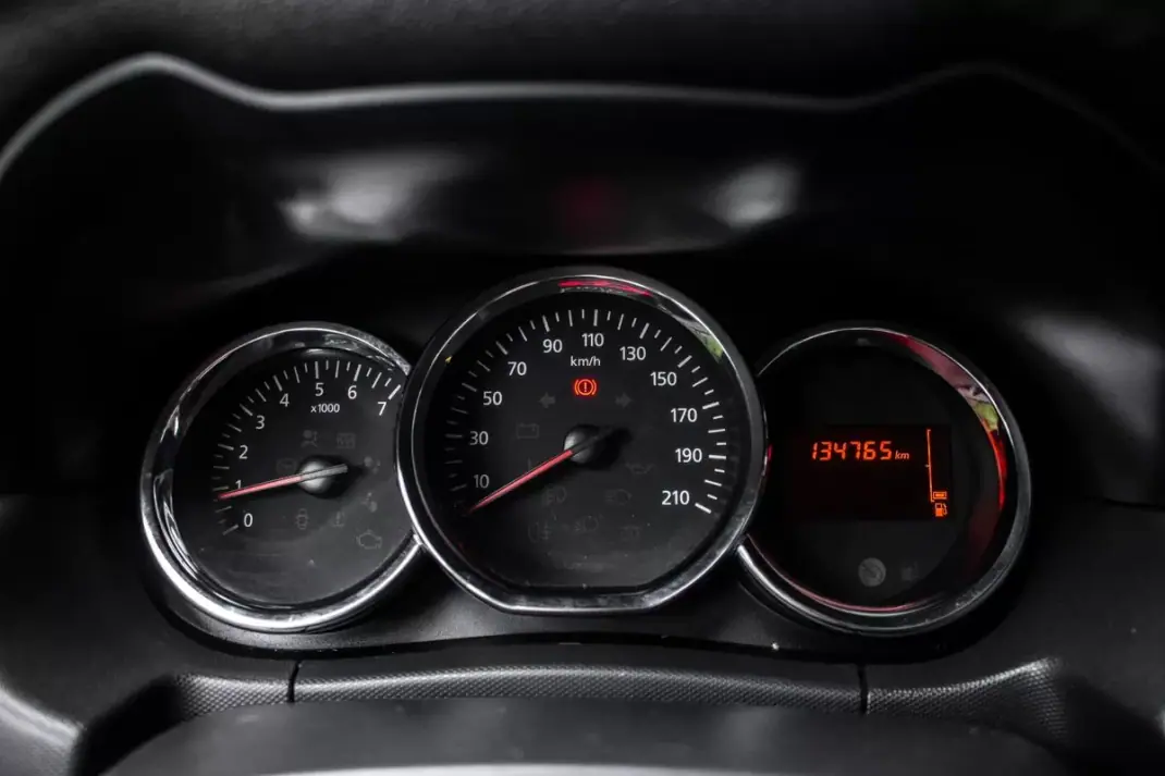 Dacia Duster 2014 - 10490 EUR, 134765 km - AUTO.MOTO.pt - 134765km - foto 15 de 36