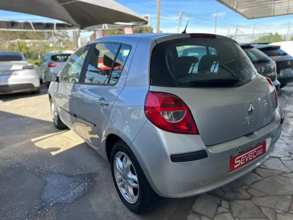 Renault Clio 2006 - 4990 EUR, 181155 km - AUTO.MOTO.pt - 181155km - foto 2 de 7