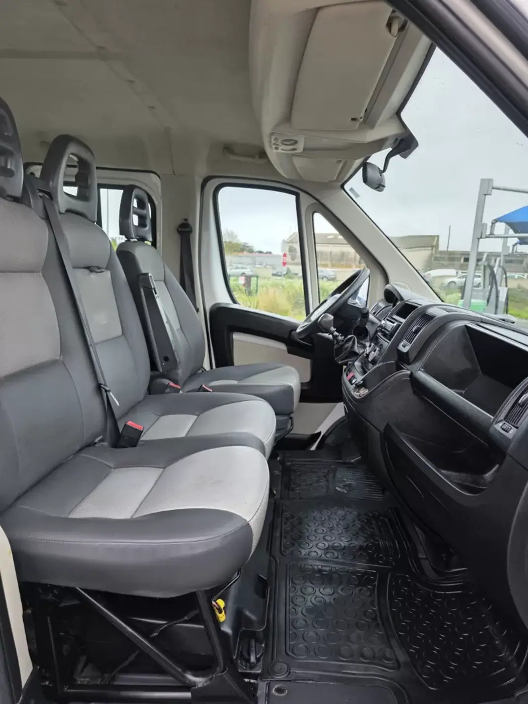 Citroën 2017 - 17990 EUR, 155245 km - AUTO.MOTO.pt - 155245km - foto 11 de 13