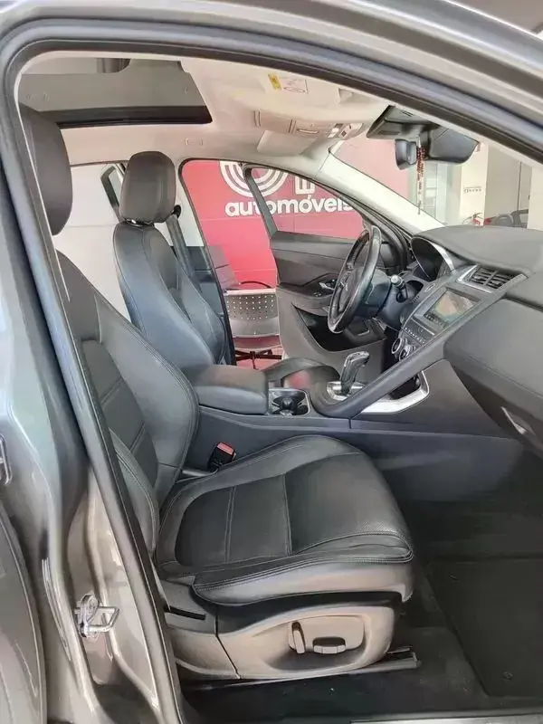 Jaguar E-Pace 2020 - 23950 EUR, 87000 km - AUTO.MOTO.pt - 87000km - foto 18 de 27