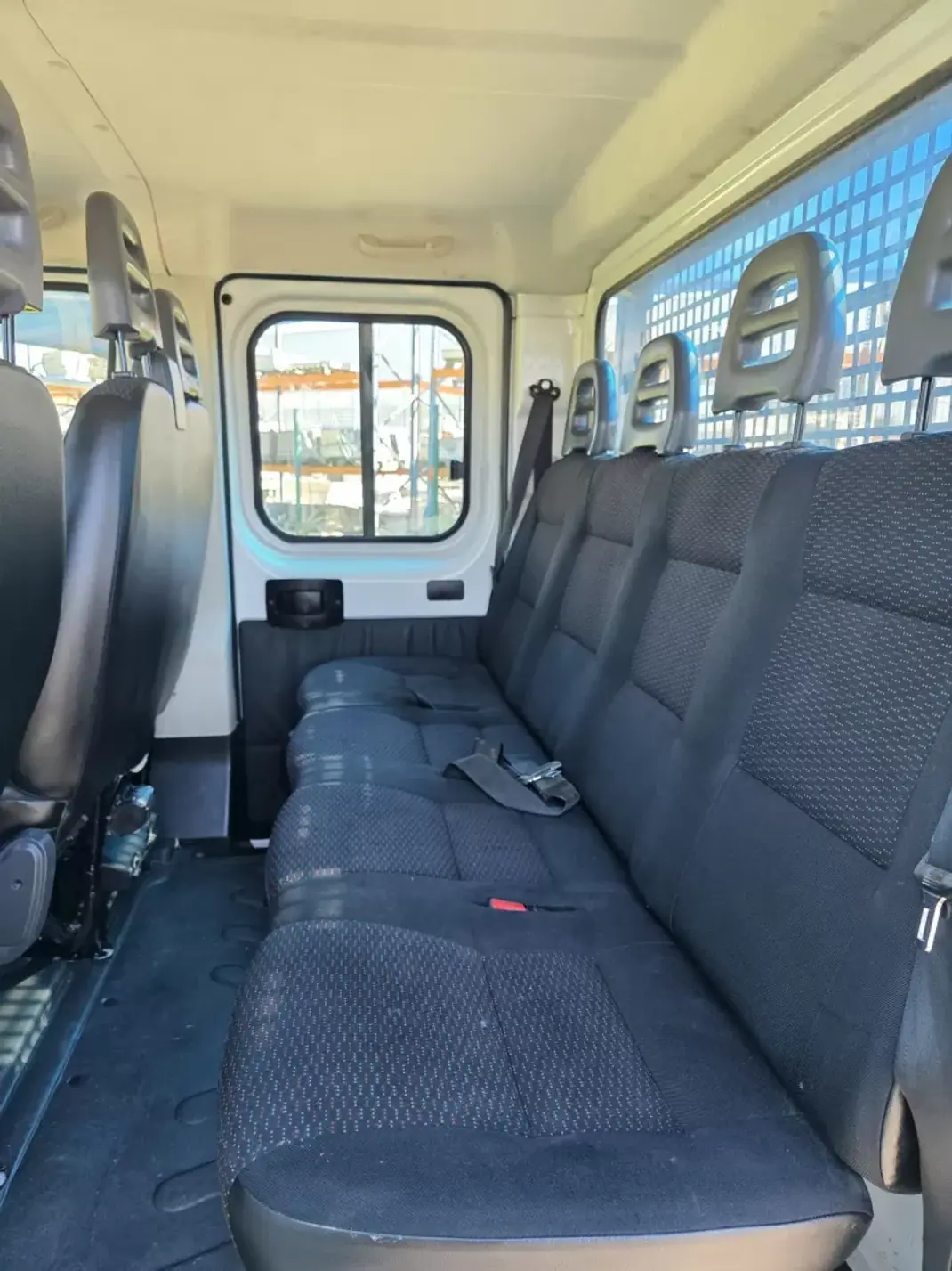 Peugeot 2020 - 18990 EUR, 170000 km - AUTO.MOTO.pt - 170000km - foto 12 de 14