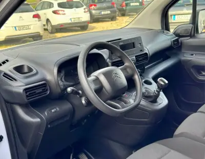 Citroën 2022 - 11950 EUR, 97295 km - AUTO.MOTO.pt - 97295km - foto 9 de 18