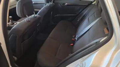 Mercedes-Benz C 220 2010 - 9900 EUR, 291040 km - AUTO.MOTO.pt - 291040km - foto 44 de 61
