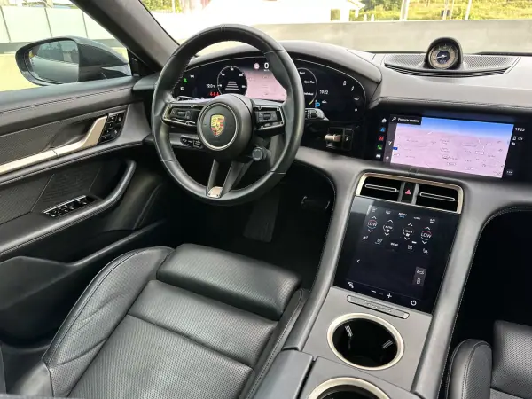 Porsche Taycan 2021 - 99900 EUR, 66000 km - AUTO.MOTO.pt - 66000km - foto 36 de 71