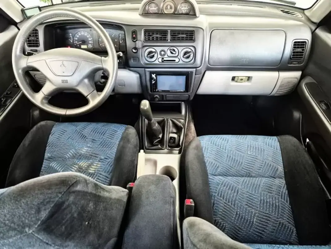 Mitsubishi Pajero Sport 2000 - 11750 EUR, 137000 km - 137000km - foto 5 de 10