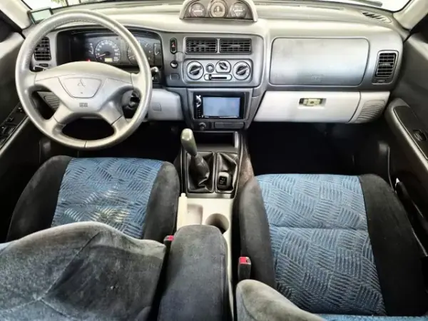 Mitsubishi Pajero Sport 2000 - 11750 EUR, 137000 km - AUTO.MOTO.pt - 137000km - foto 5 de 10