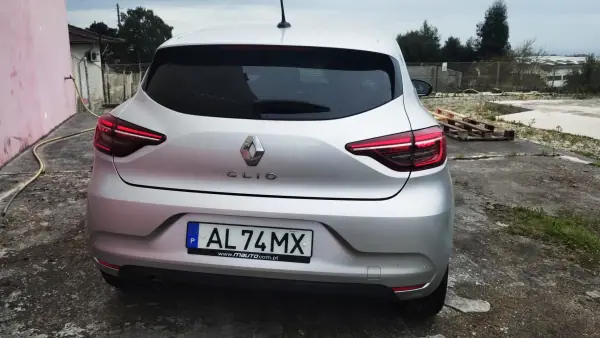 Renault Clio 2021 - 13999 EUR, 129999 km - AUTO.MOTO.pt - 129999km - foto 6 de 39