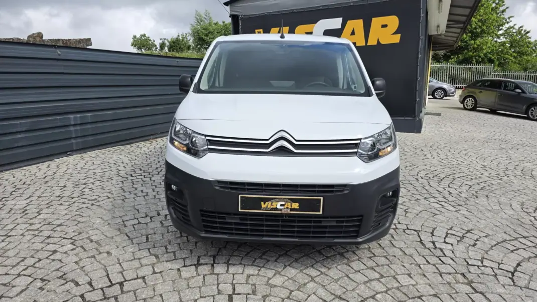 Citroën Berlingo 2022 - 14450 EUR, 77000 km - AUTO.MOTO.pt - 77000km - foto 8 de 24