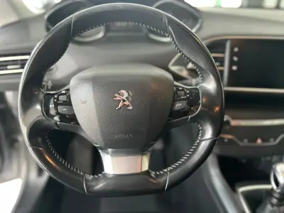 Peugeot 308 SW 2019 - 14990 EUR, 107300 km - 107300km - foto 11 de 30
