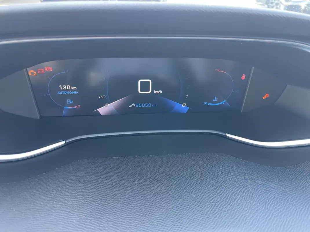 Peugeot 308 2020 - 13750 EUR, 95058 km - AUTO.MOTO.pt - 95058km - foto 6 de 8